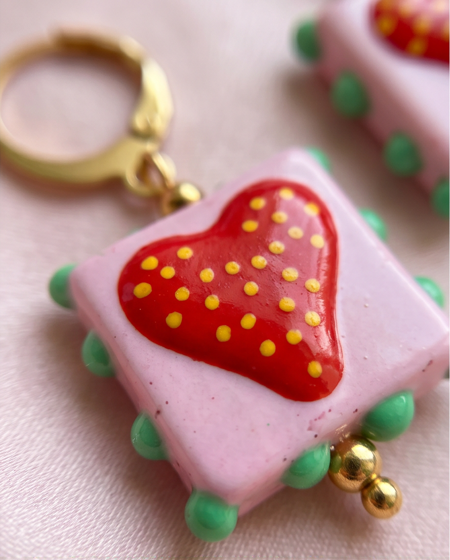 Hearty earrings ( pink)