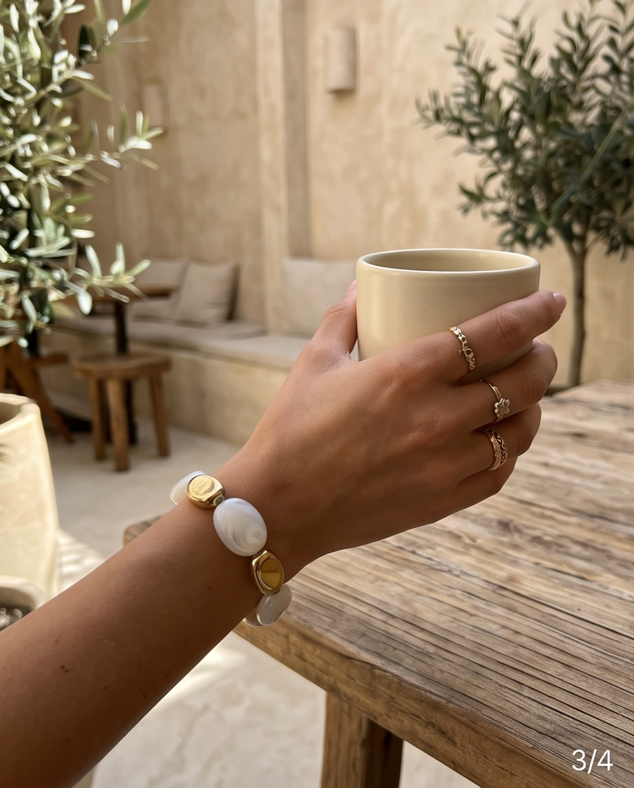 Areti bracelet (white)