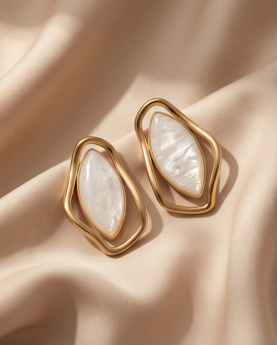 Emeline earrings (white)