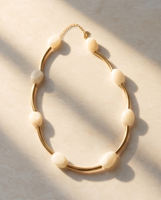 Siros necklace (white)
