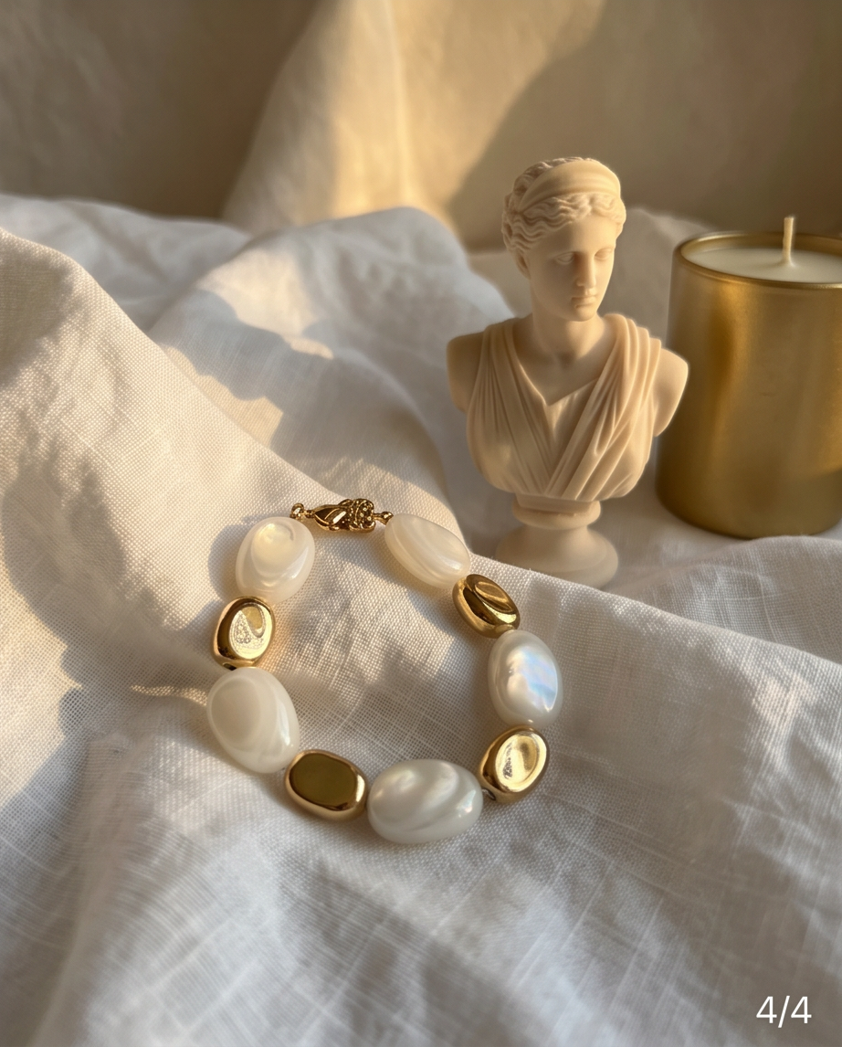 Areti bracelet (white)