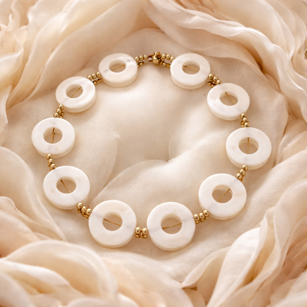 Isa necklace