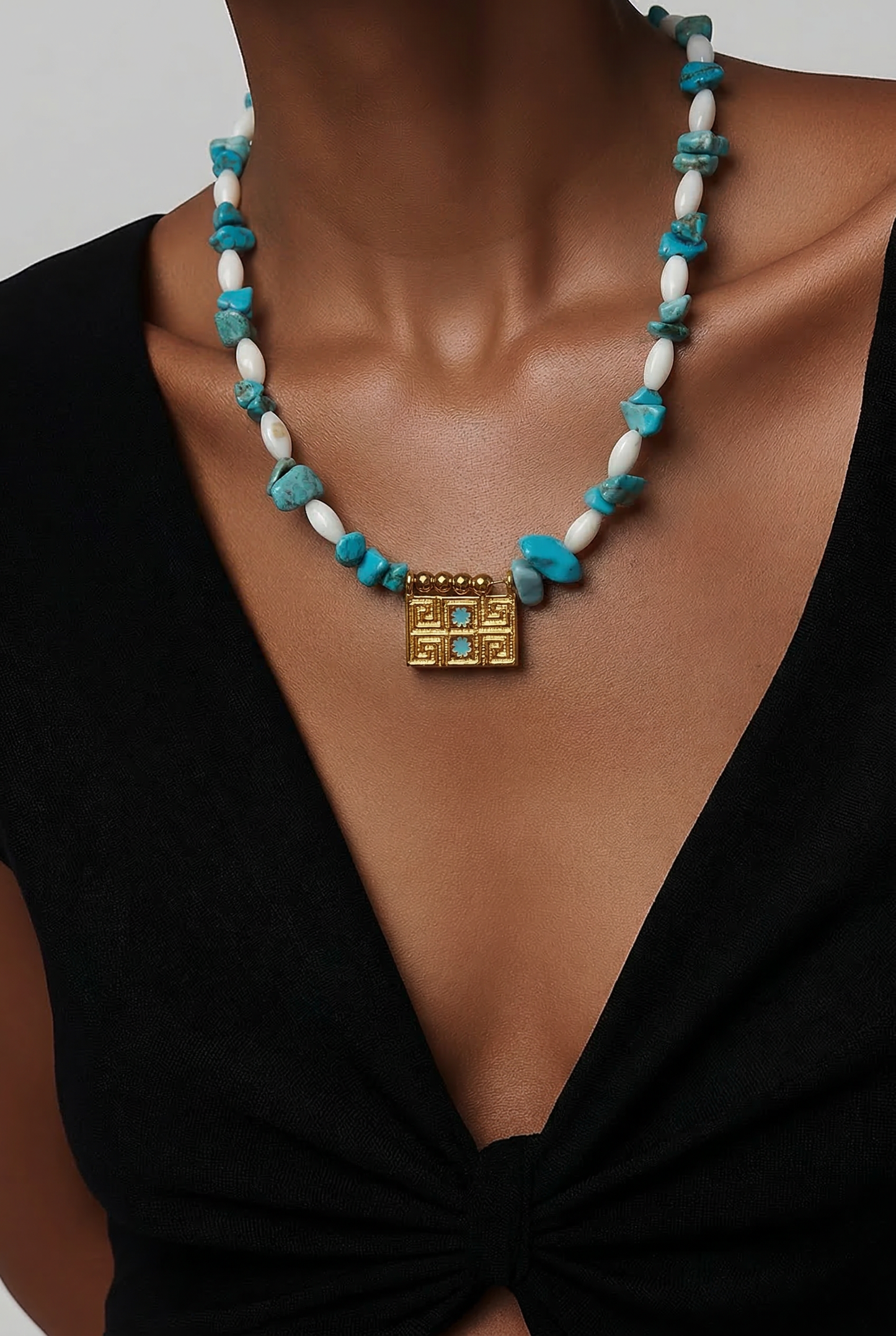Flip necklace